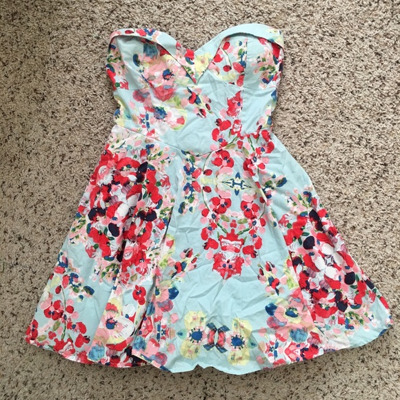 Emerald Sundae Dresses & Skirts - Emerald Sundae Strapless Dress